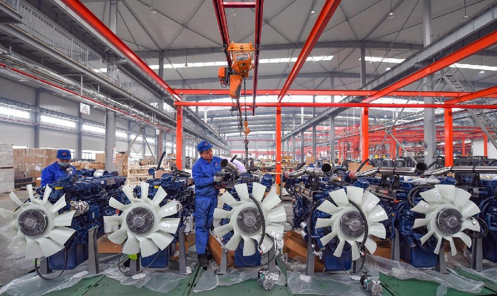 Интеллектуальные инновации: цифровая практика, интегрирующая автоматизированную обработку полок и технологию RFID.