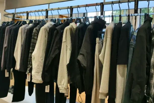 Remote RFID System Deployment remote deployment of RFID system by technician for retail store